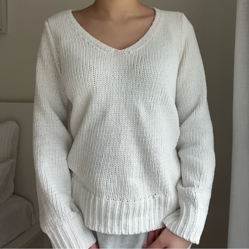 White abercrombie sweater